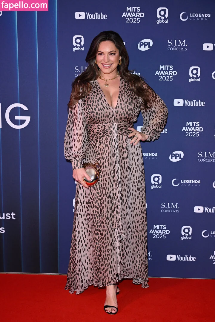 Kelly Brook Onlyfans Photo Gallery 