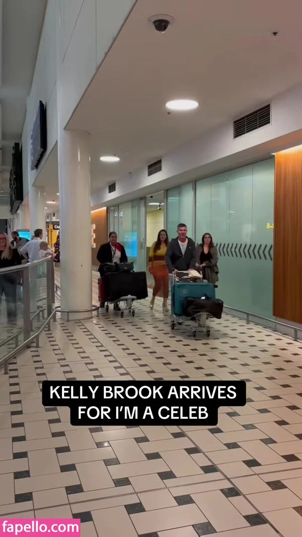 Kelly Brook Onlyfans Photo Gallery 