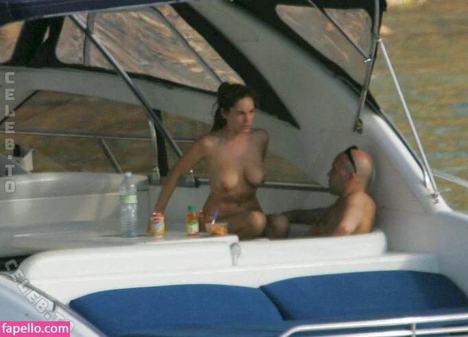 Kelly Brook Onlyfans Photo Gallery 