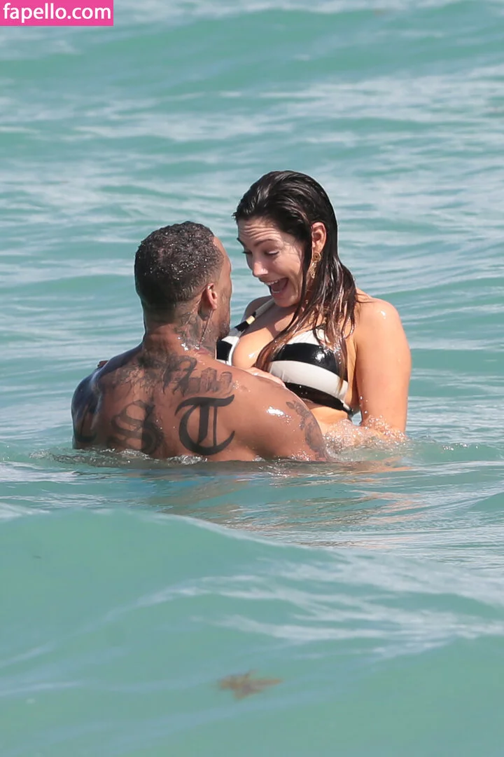 Kelly Brook Onlyfans Photo Gallery 