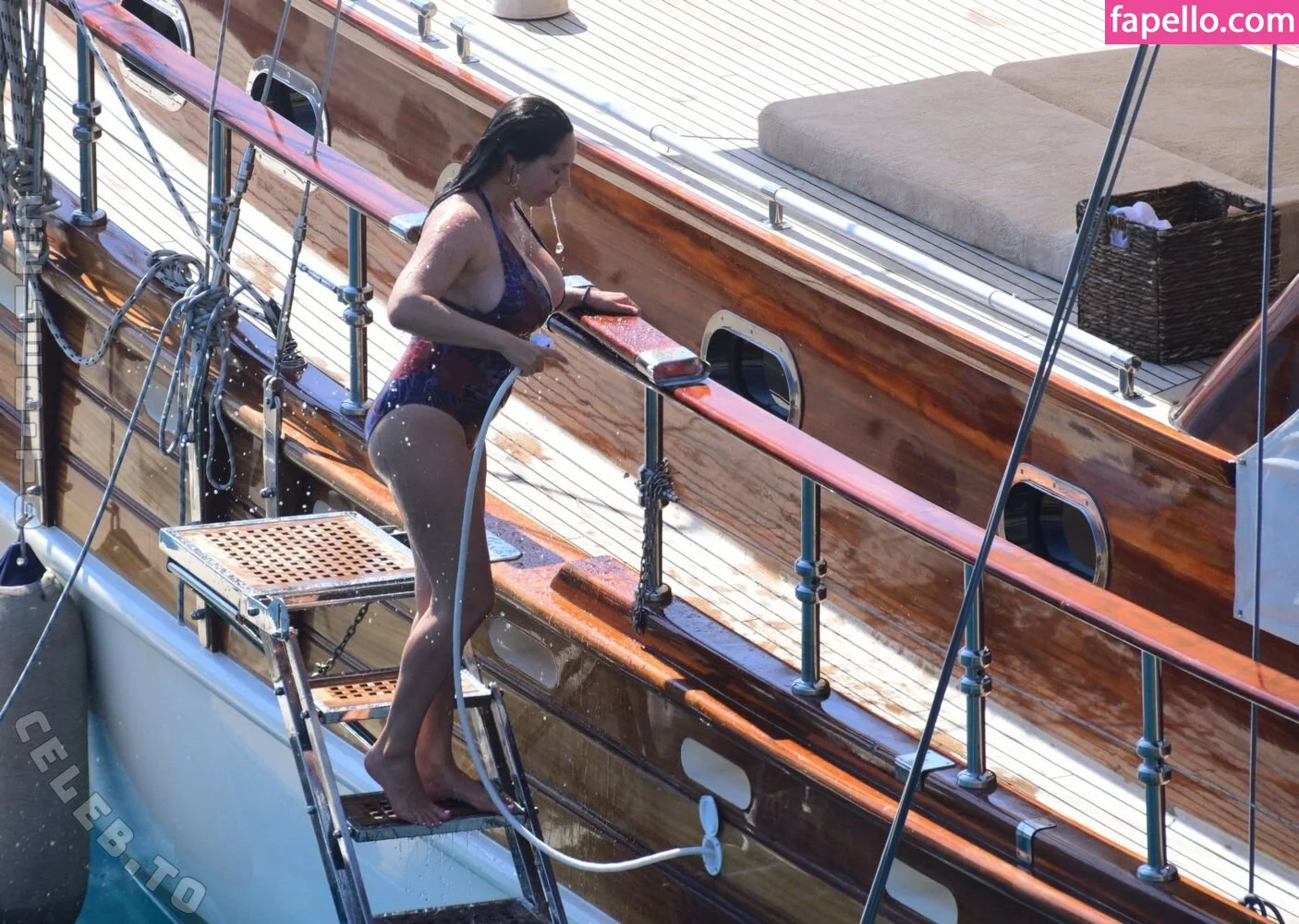 Kelly Brook Onlyfans Photo Gallery 