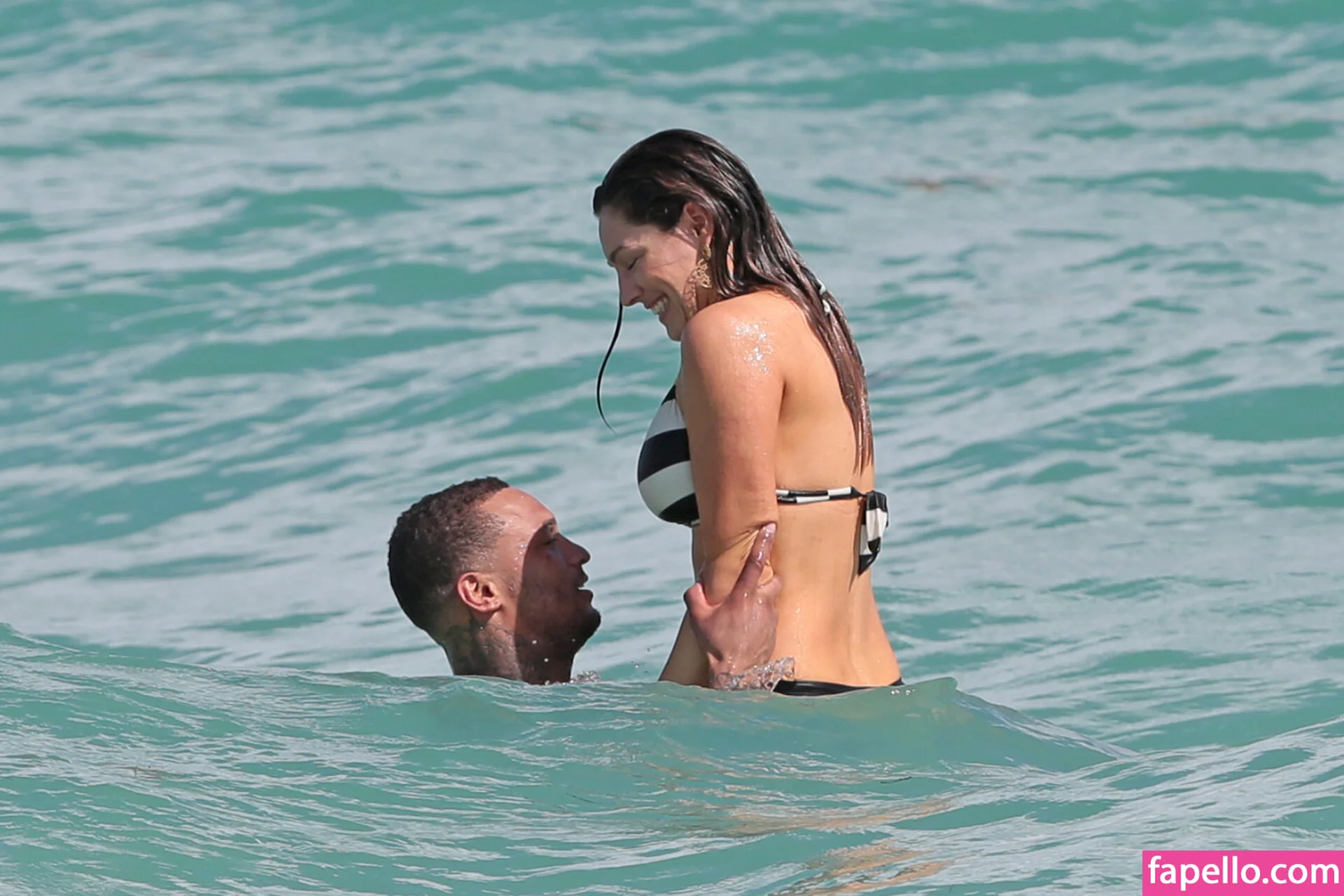 Kelly Brook Onlyfans Photo Gallery 