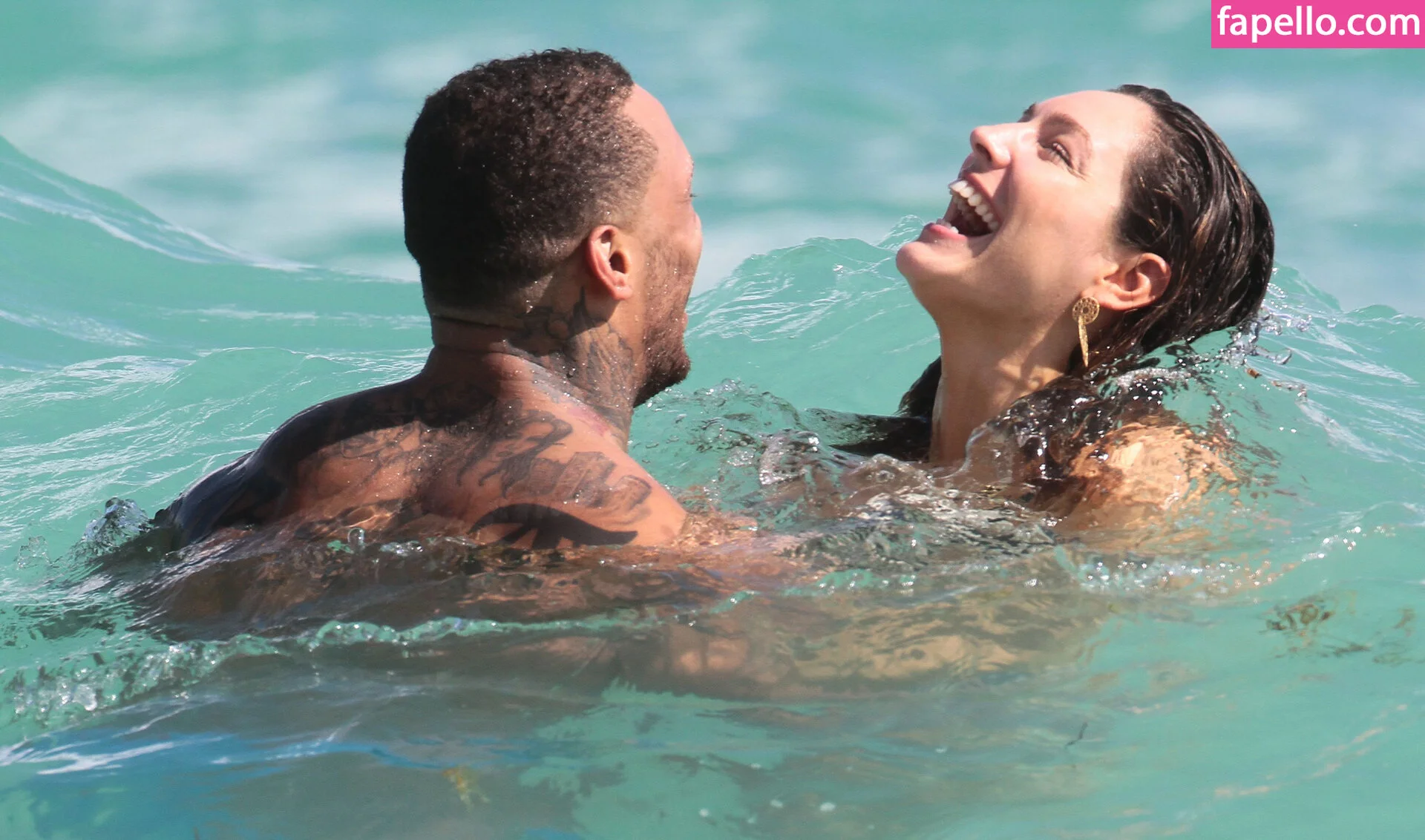 Kelly Brook Onlyfans Photo Gallery 