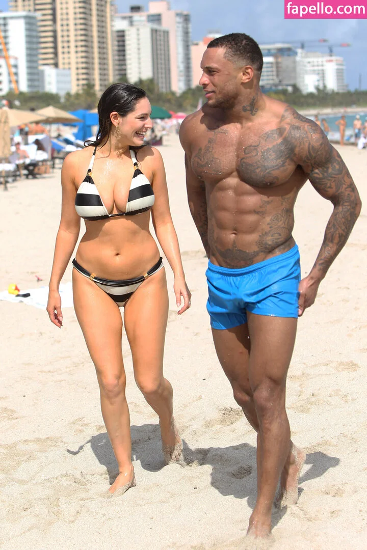 Kelly Brook Onlyfans Photo Gallery 