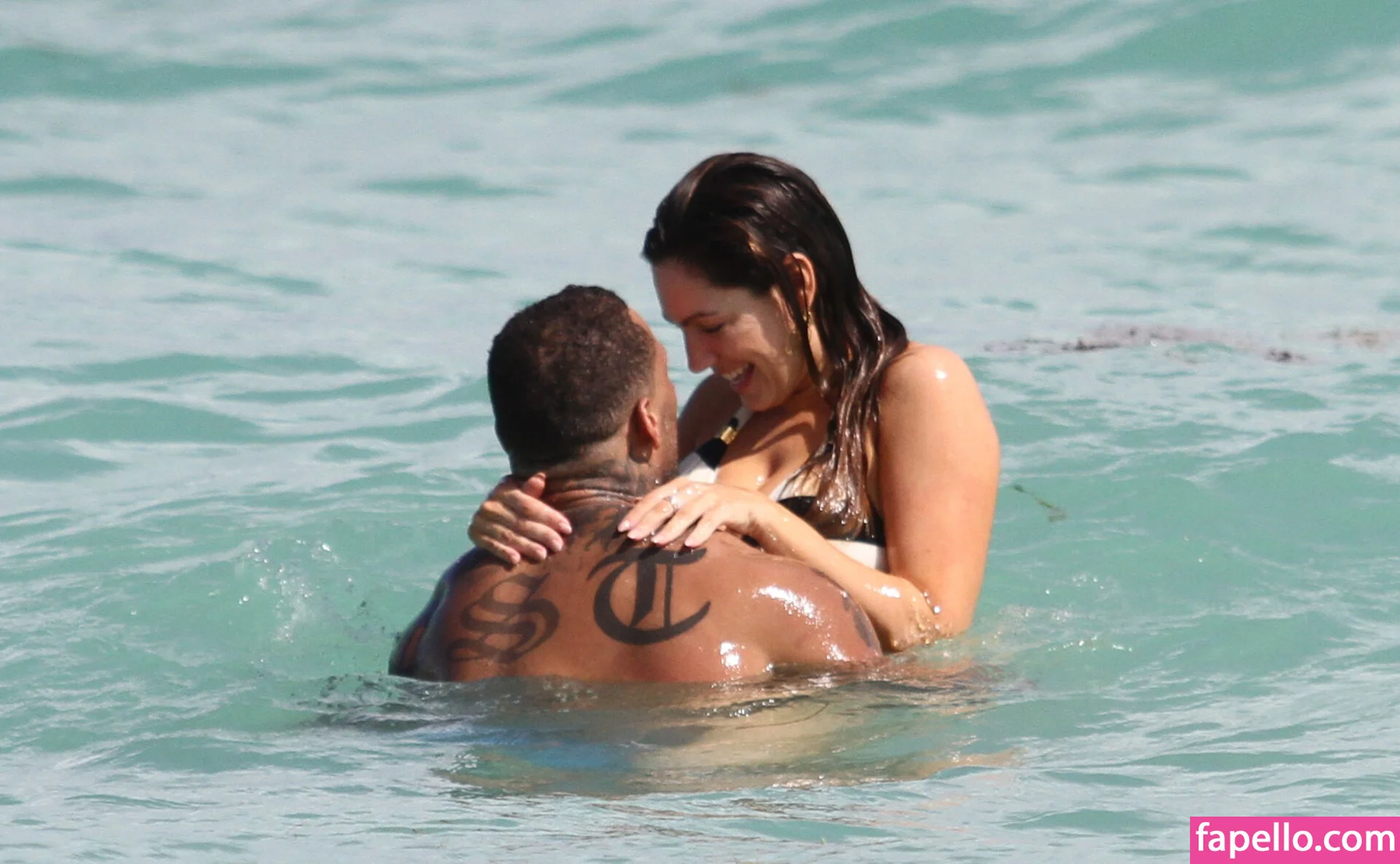 Kelly Brook Onlyfans Photo Gallery 