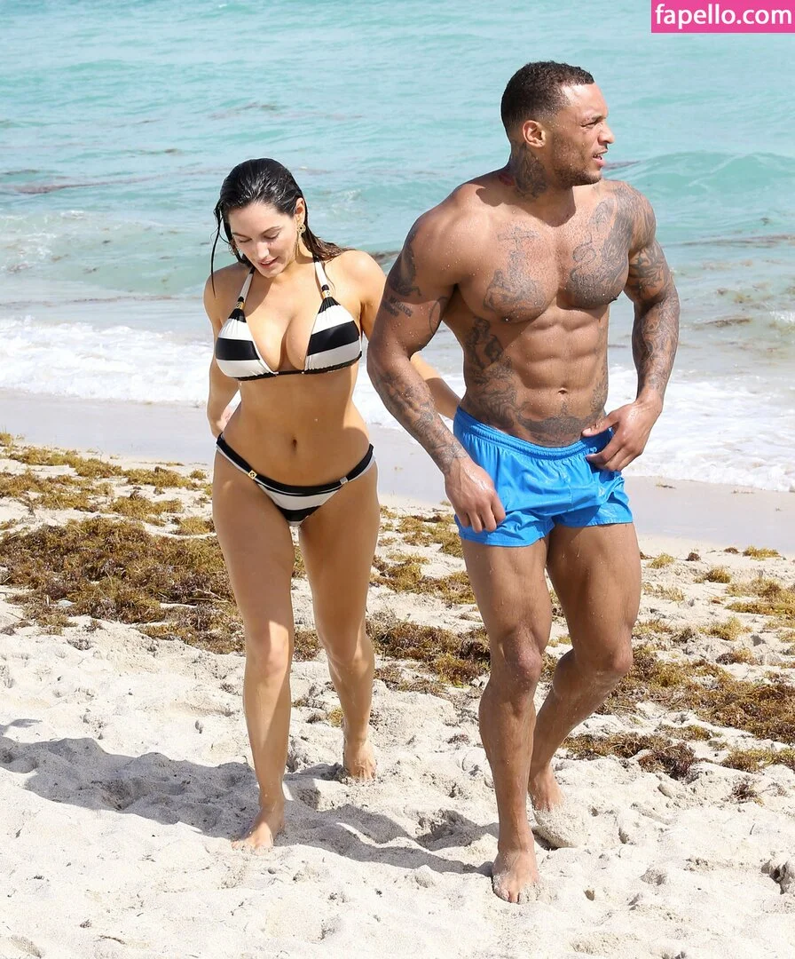 Kelly Brook Onlyfans Photo Gallery 