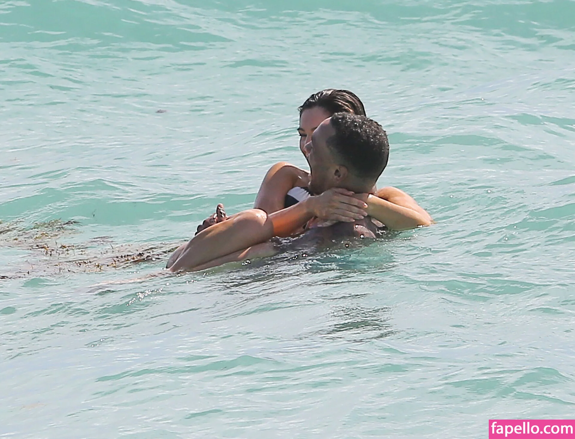 Kelly Brook Onlyfans Photo Gallery 