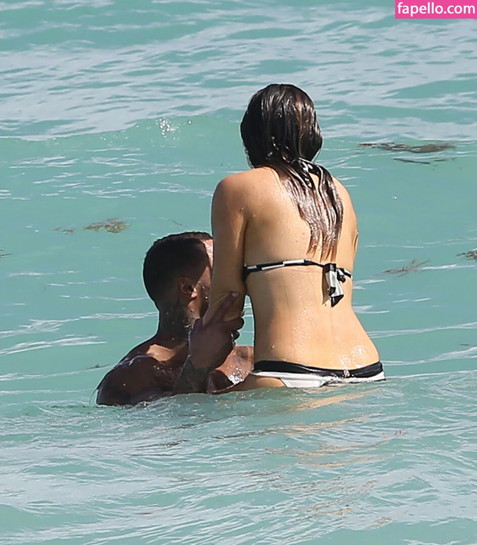 Kelly Brook Onlyfans Photo Gallery 