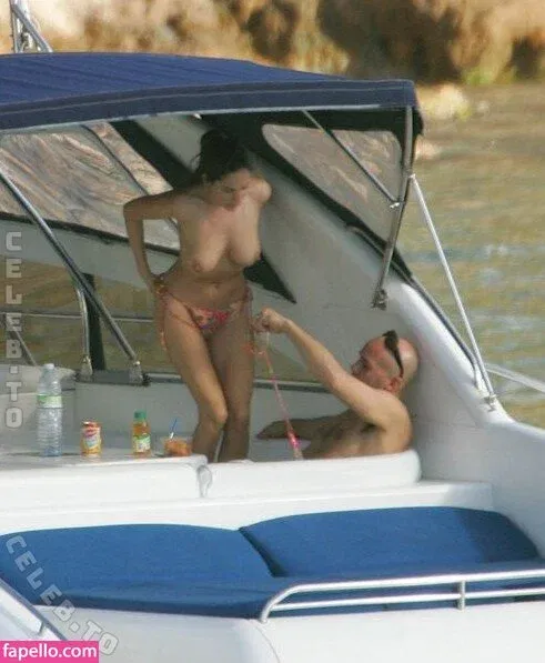 Kelly Brook Onlyfans Photo Gallery 