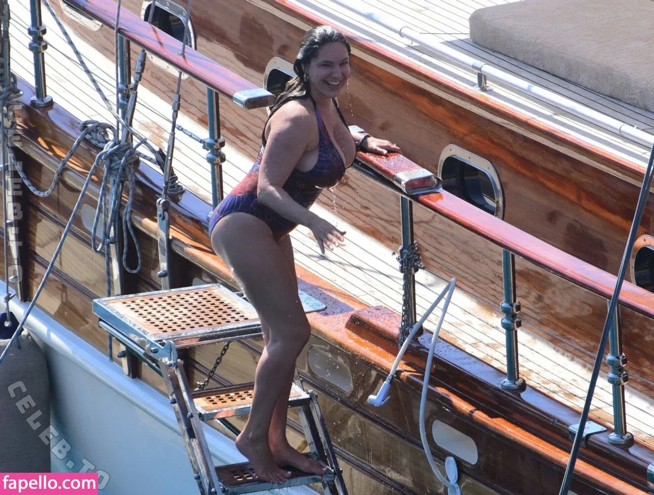 Kelly Brook Onlyfans Photo Gallery 