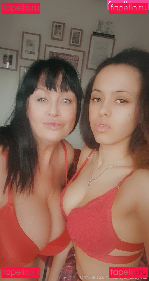 mom_vs_daughter Nude Onlyfans Photo 38