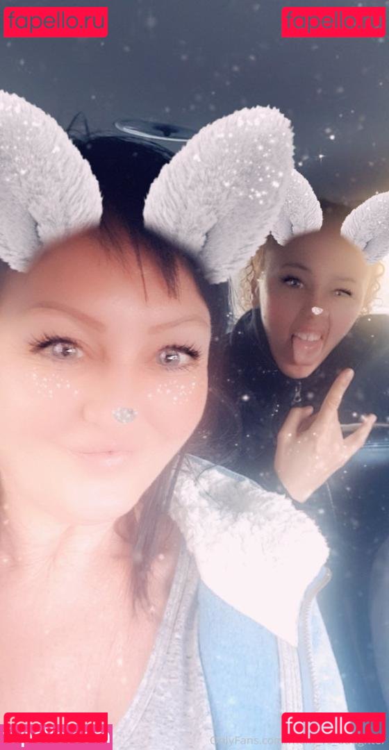 mom_vs_daughter Nude Onlyfans Photo 17