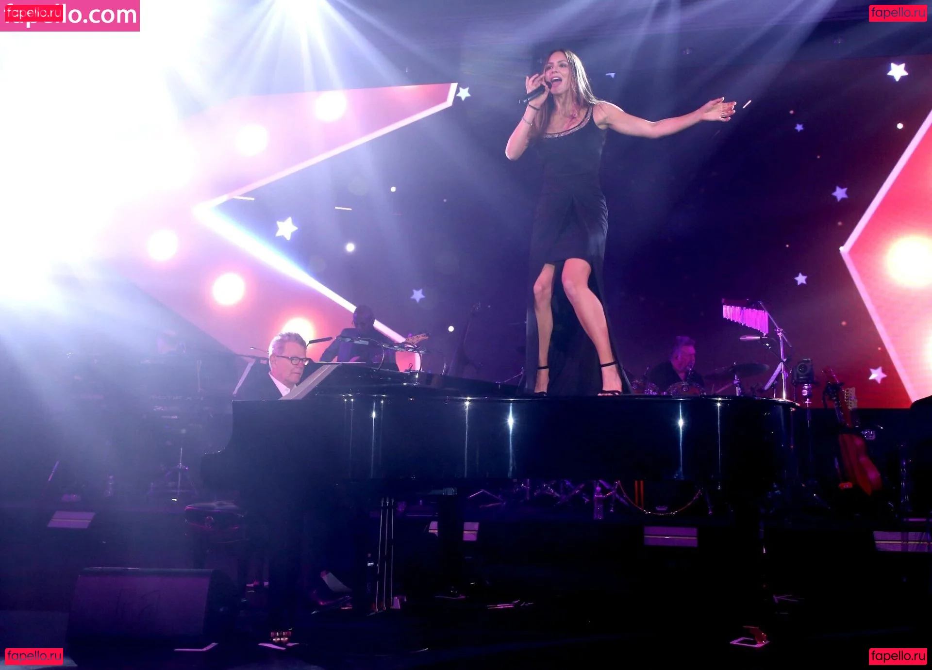 Katharine McPhee Onlyfans Photo Gallery 