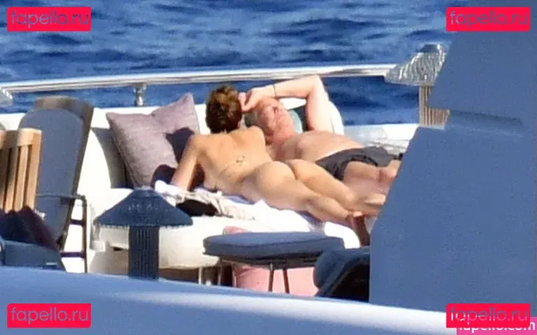 Katharine McPhee Onlyfans Photo Gallery 