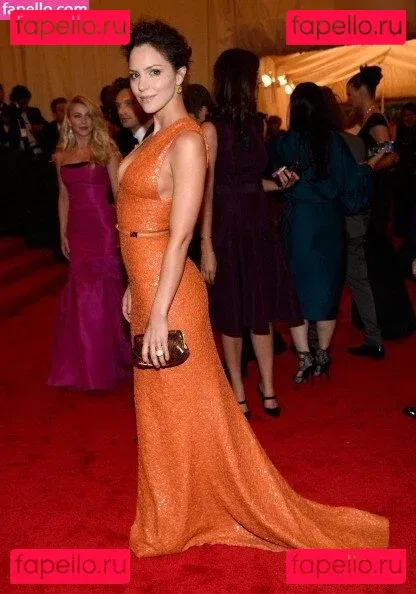 Katharine McPhee Onlyfans Photo Gallery 