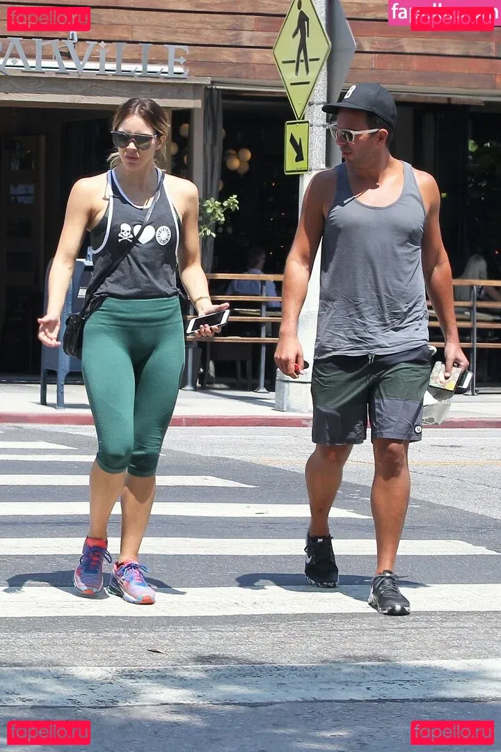 Katharine McPhee Onlyfans Photo Gallery 