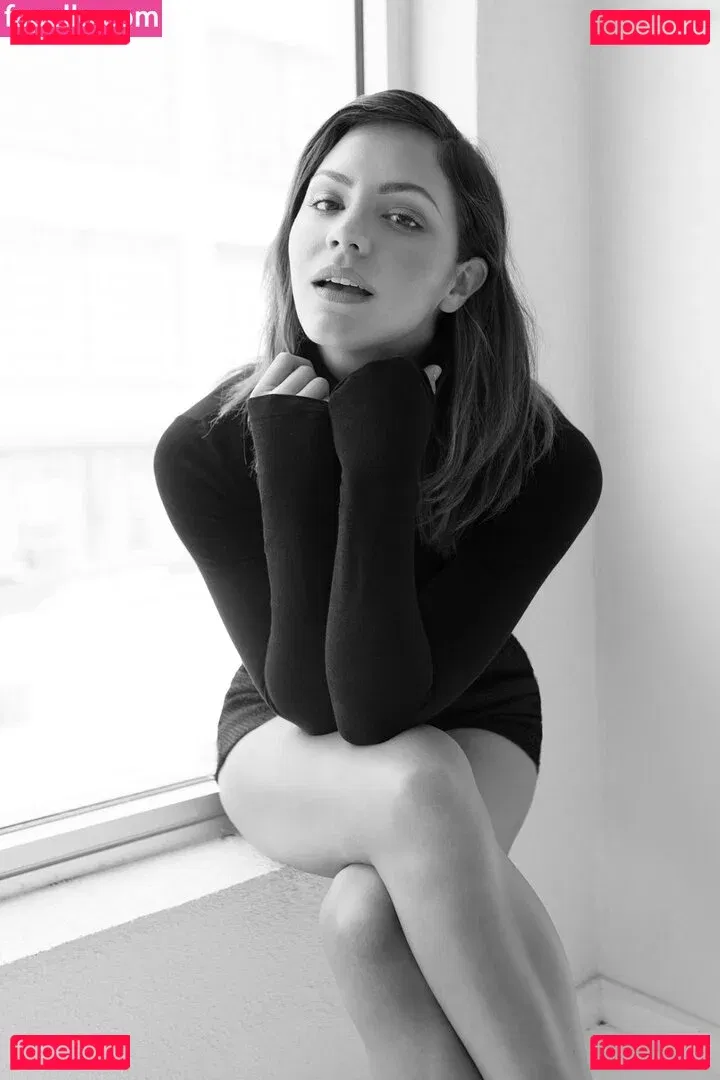 Katharine McPhee Onlyfans Photo Gallery 