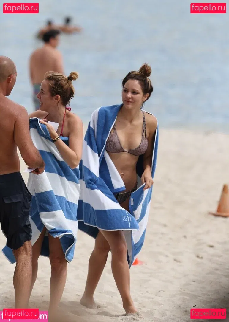 Katharine McPhee Onlyfans Photo Gallery 