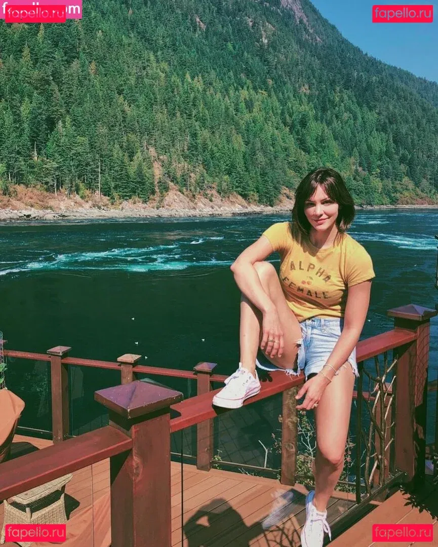 Katharine McPhee Onlyfans Photo Gallery 