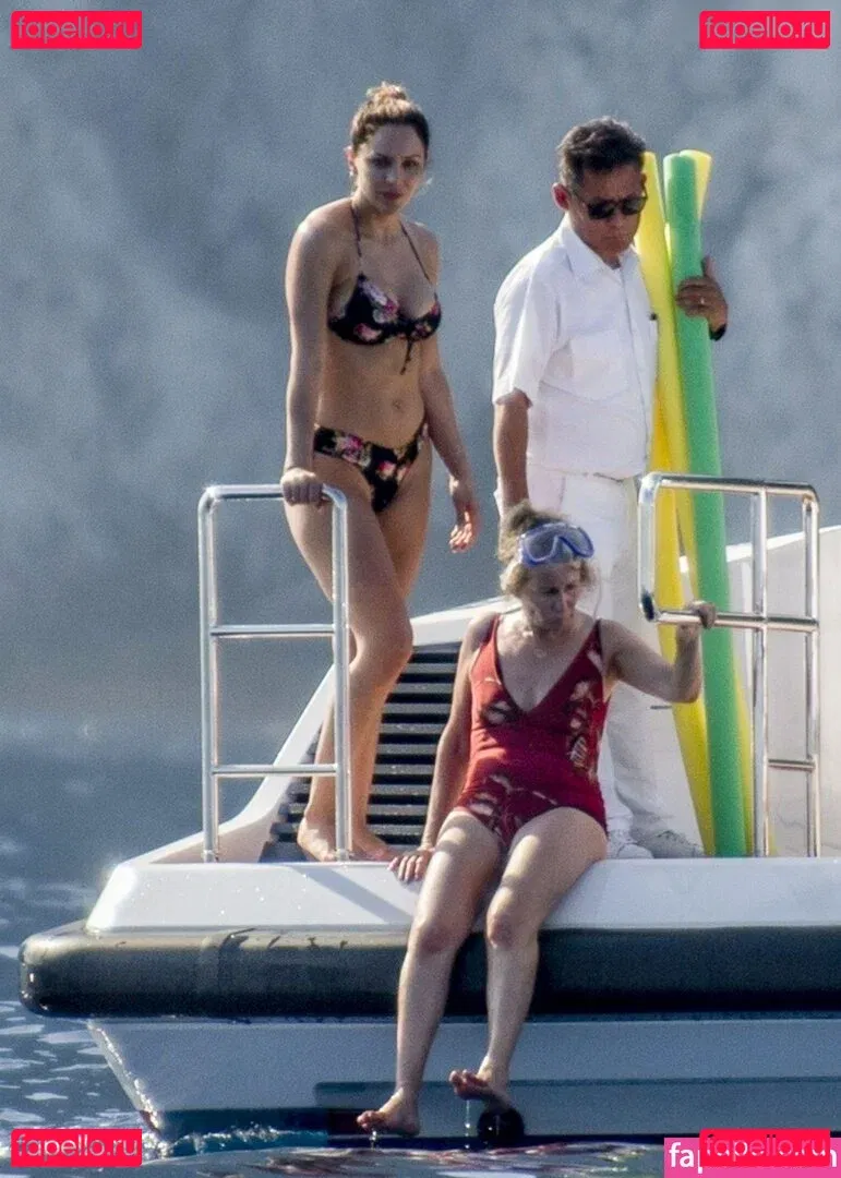 Katharine McPhee Onlyfans Photo Gallery 