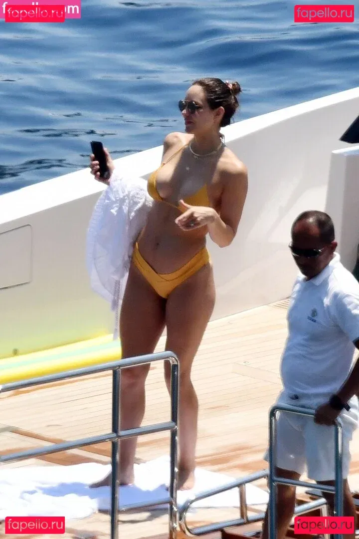 Katharine McPhee Onlyfans Photo Gallery 