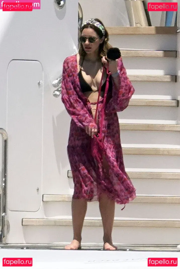 Katharine McPhee Onlyfans Photo Gallery 