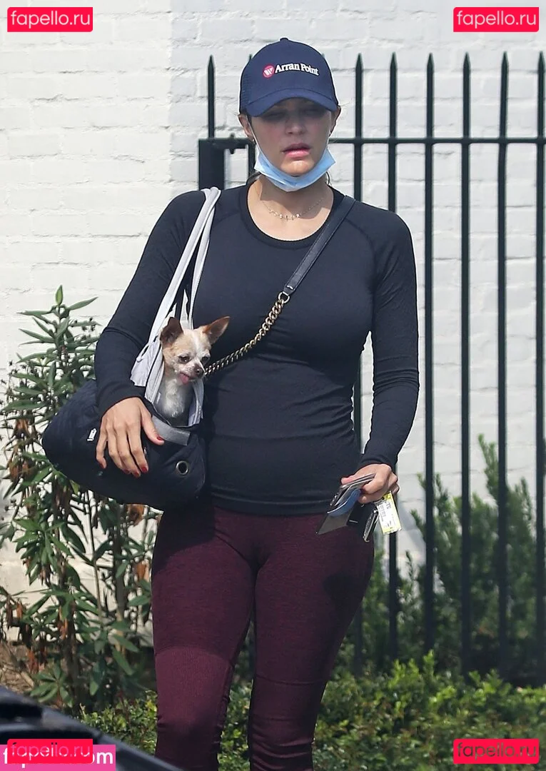 Katharine McPhee Onlyfans Photo Gallery 