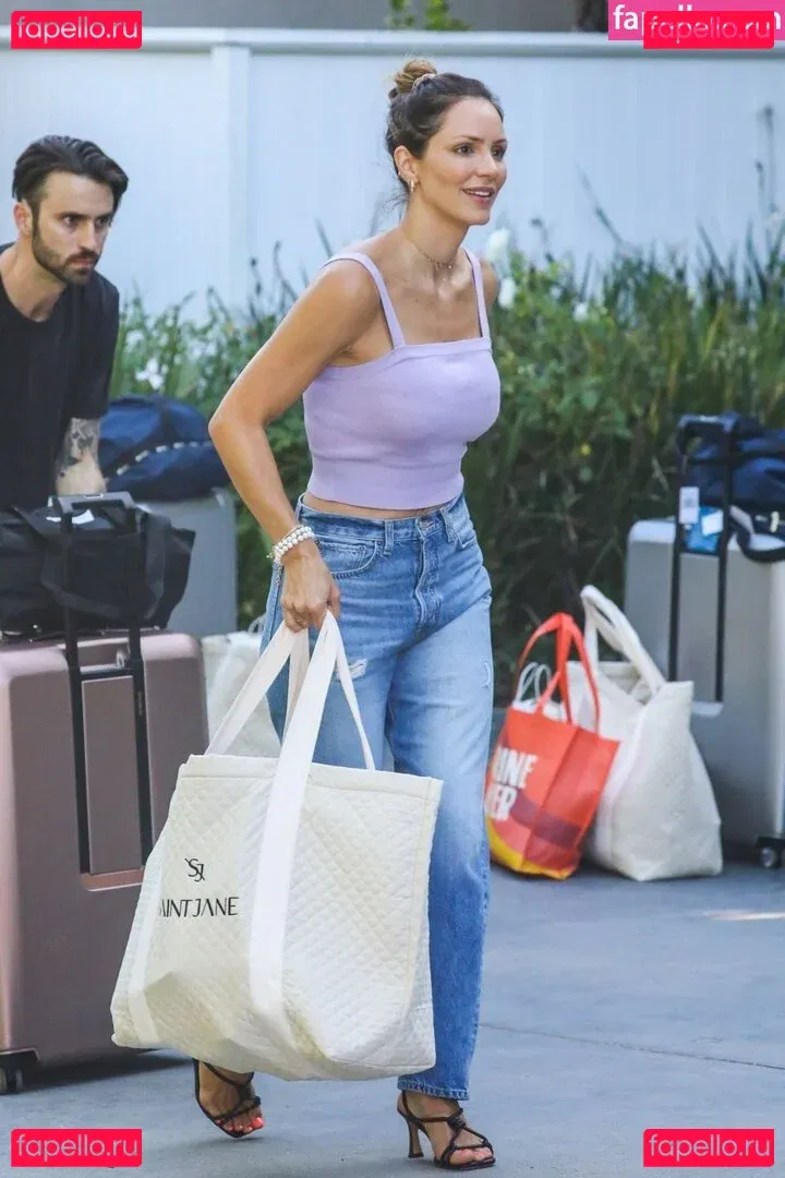 Katharine McPhee Onlyfans Photo Gallery 