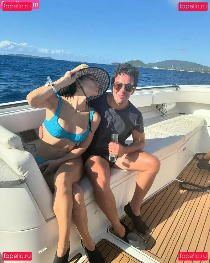 Katharine McPhee Onlyfans Photo Gallery 