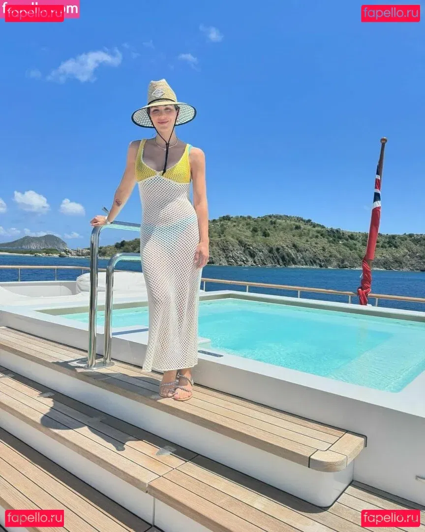 Katharine McPhee Onlyfans Photo Gallery 