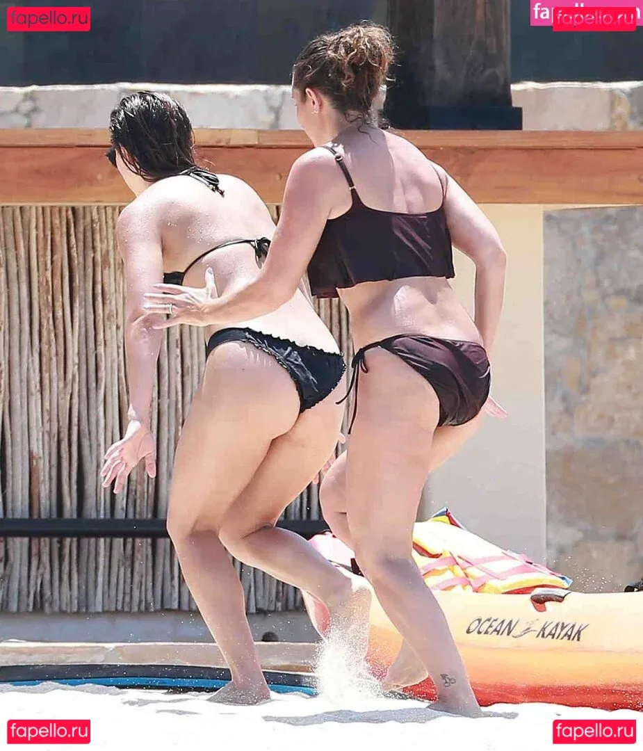 Katharine McPhee Onlyfans Photo Gallery 