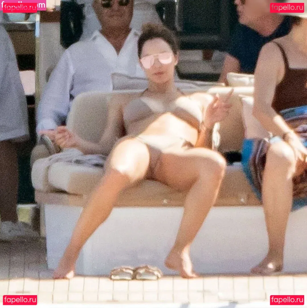 Katharine McPhee Onlyfans Photo Gallery 