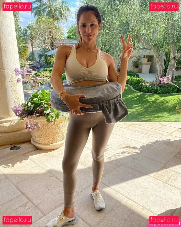 Katharine McPhee Onlyfans Photo Gallery 