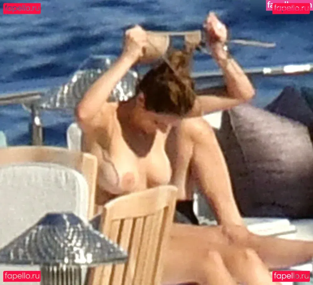 Katharine McPhee Onlyfans Photo Gallery 