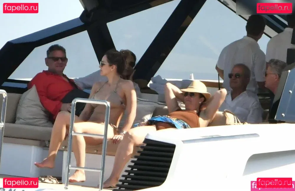 Katharine McPhee Onlyfans Photo Gallery 