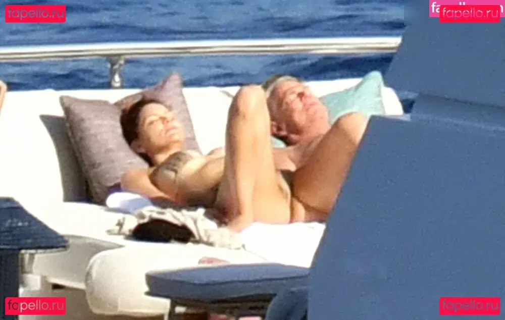 Katharine McPhee Onlyfans Photo Gallery 