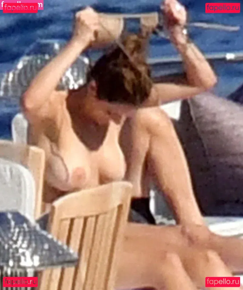 Katharine McPhee Onlyfans Photo Gallery 