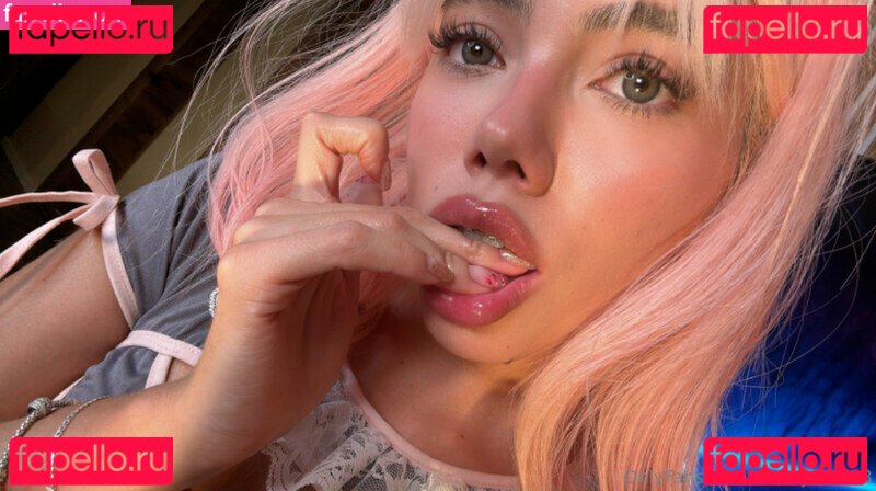 Cherry Flavor Nude Onlyfans Photo 4