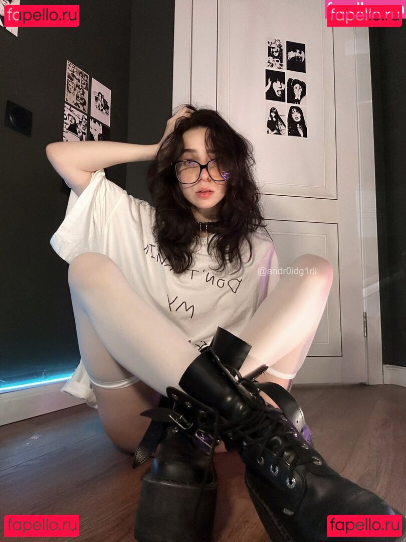 Andr0idg1rl Nude Onlyfans Photo 10