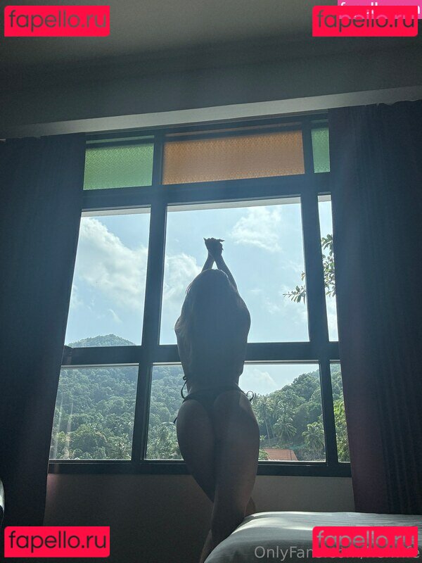 helwife Nude Onlyfans Photo 22