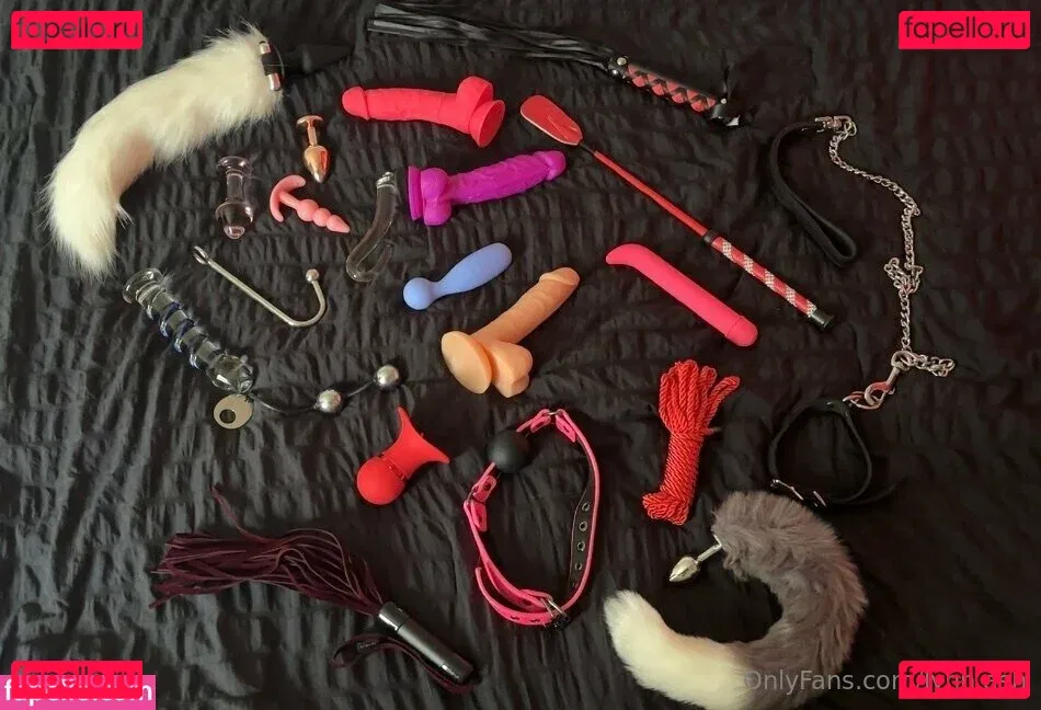 Lynn Onlyfans Photo Gallery 