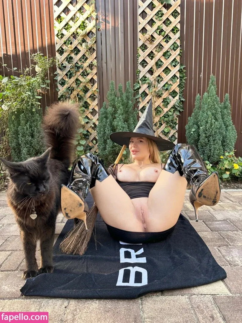 Pragmaticaxxx Onlyfans Photo Gallery 