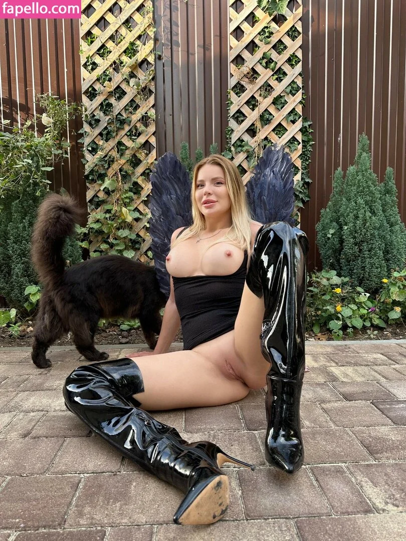 Pragmaticaxxx Onlyfans Photo Gallery 