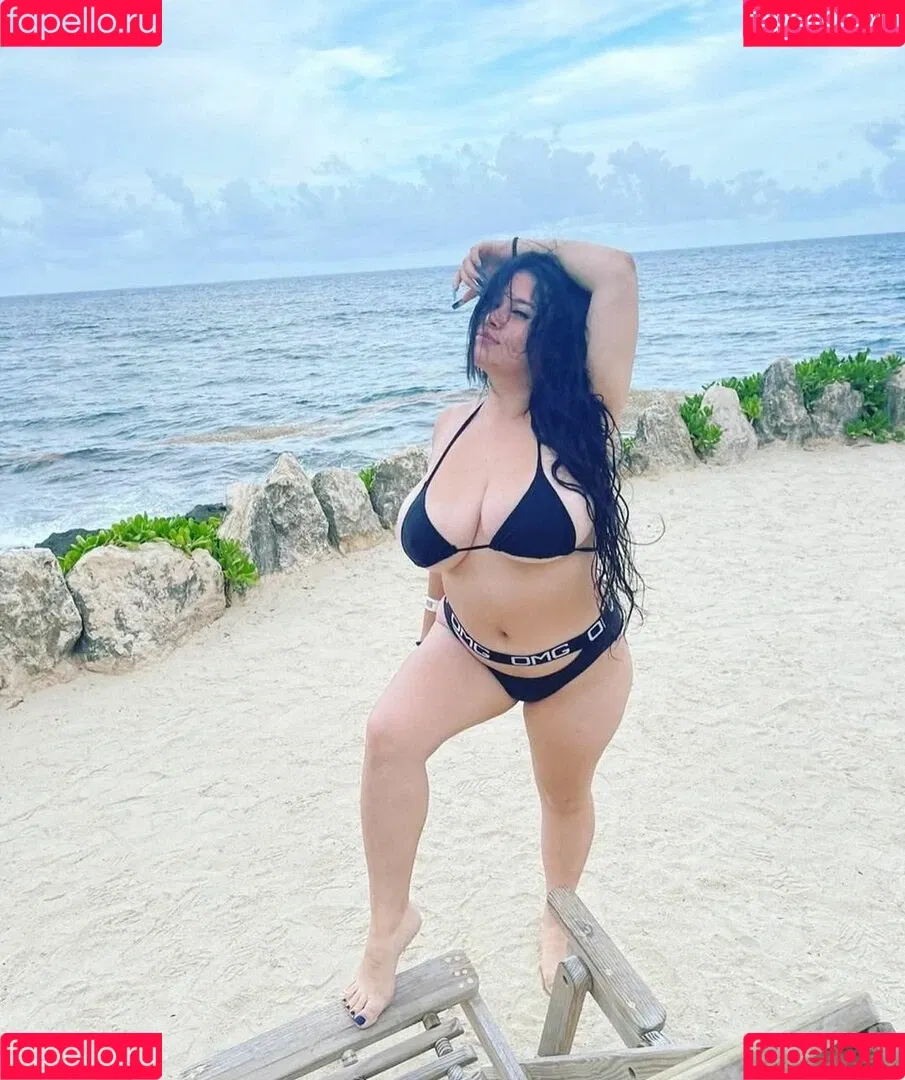 Paulina Davila Onlyfans Photo Gallery 