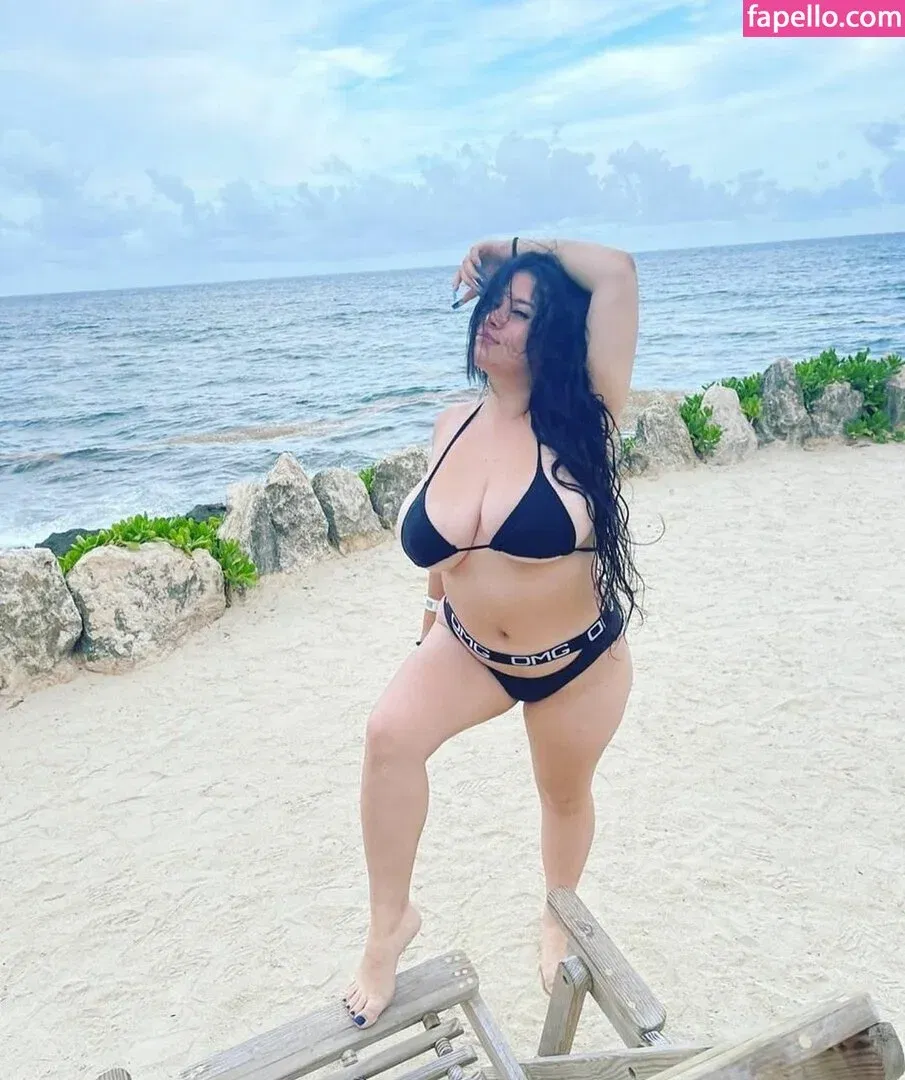 Paulina Davila Onlyfans Photo Gallery 