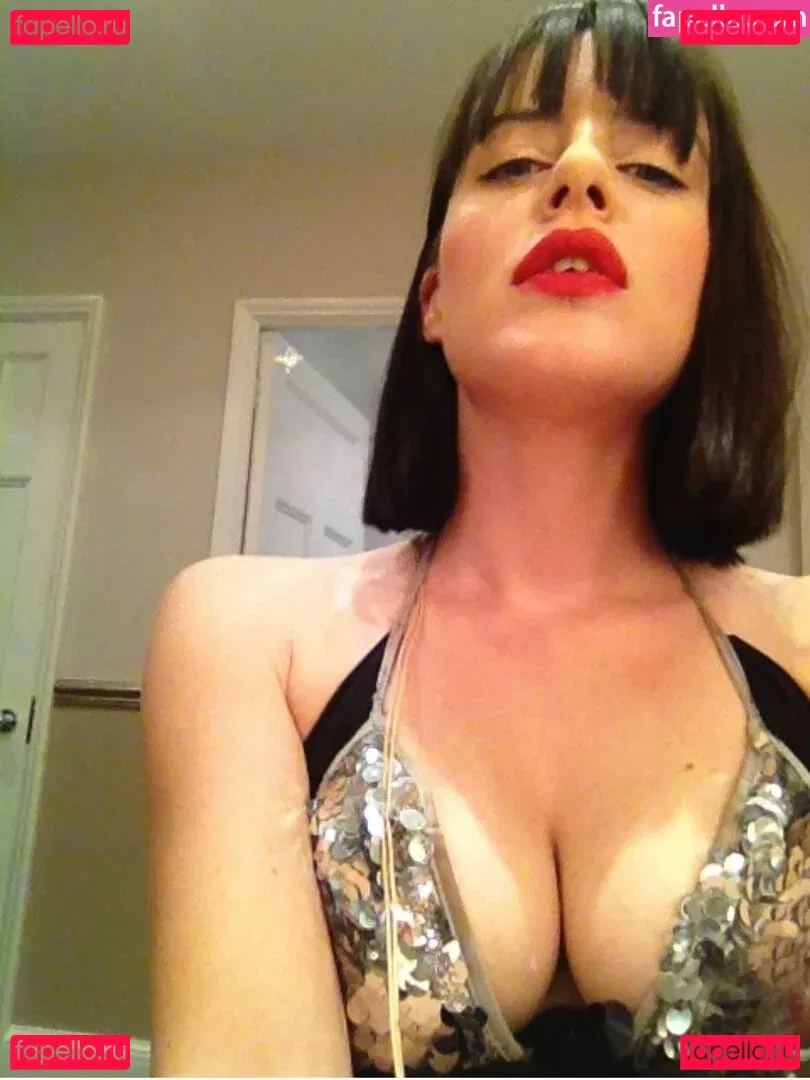 Michelle Ryan Onlyfans Photo Gallery 