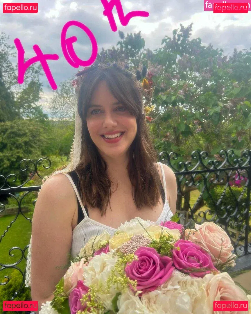 Michelle Ryan Onlyfans Photo Gallery 