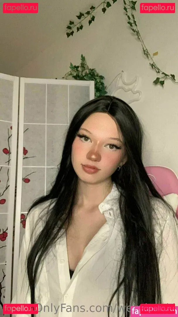 weirdoroki Onlyfans Photo Gallery 