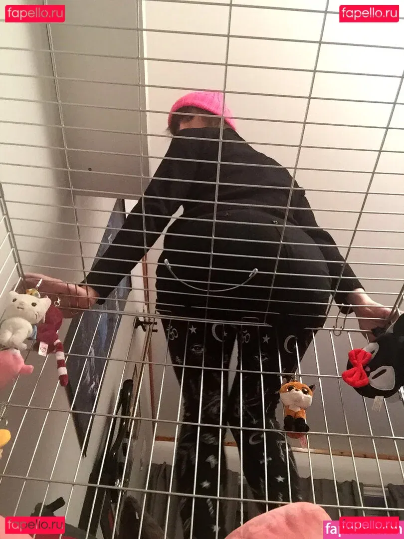 secretsecretsaria Onlyfans Photo Gallery 