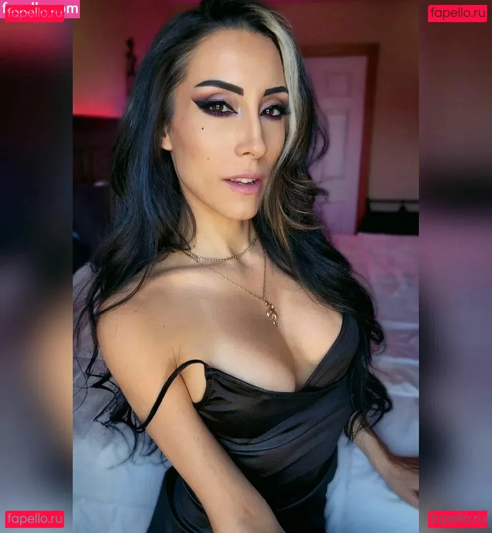 okStranger Onlyfans Photo Gallery 